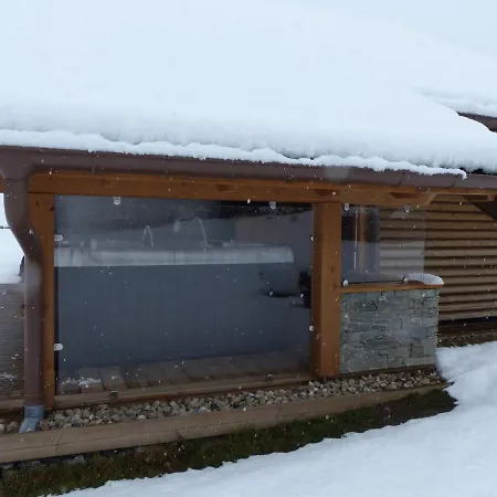 Chalet Avec Jacuzzi Et Piscine, Déco Soignée Esprit Cocooning