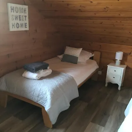 Chalet Avec Jacuzzi Et Piscine, Déco Soignée Esprit Cocooning