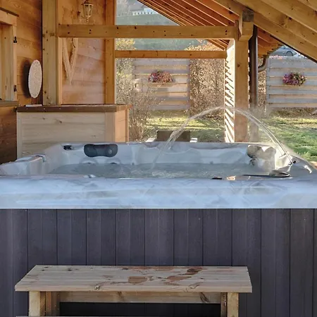 Chalet Avec Jacuzzi Et Piscine, Déco Soignée Esprit Cocooning *