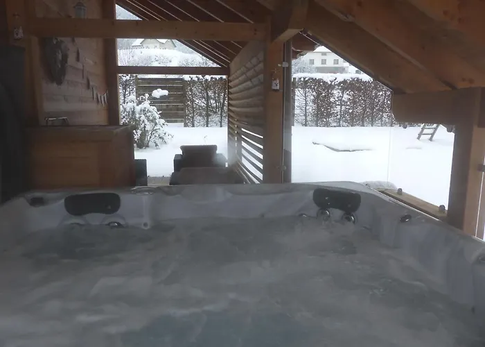 Avec Jacuzzi Et Piscine, Deco Soignee Esprit Cocooning 木屋 *