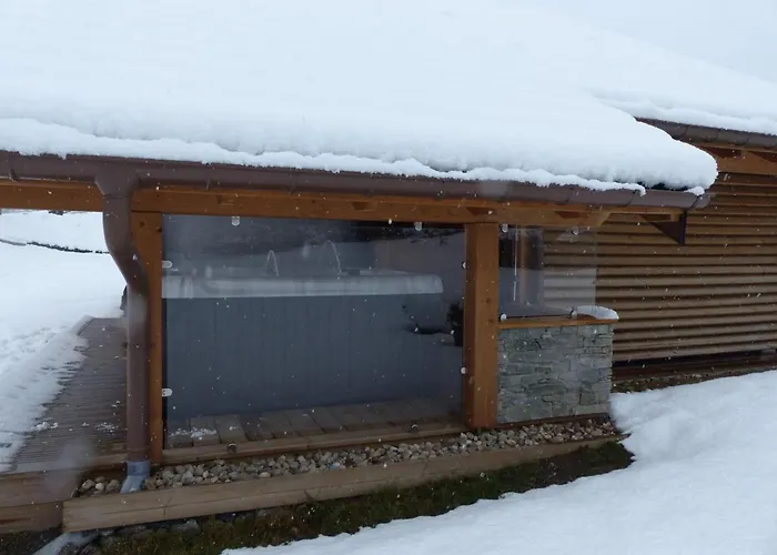 木屋 Avec Jacuzzi Et Piscine, Deco Soignee Esprit Cocooning