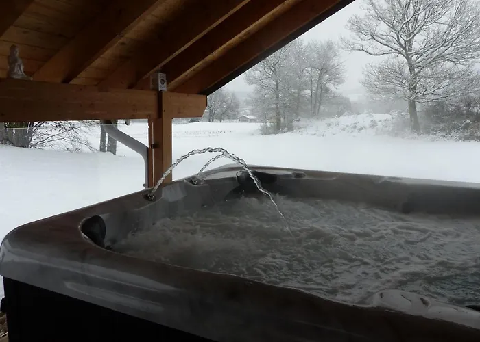 Avec Jacuzzi Et Piscine, Deco Soignee Esprit Cocooning * Ramonchamp