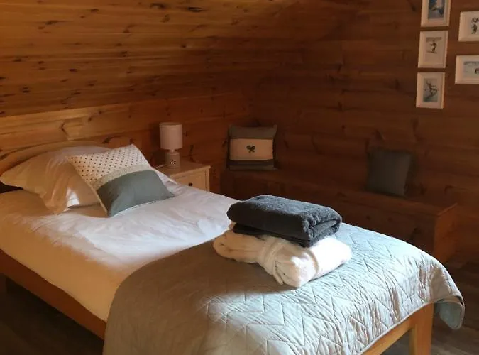 Avec Jacuzzi Et Piscine, Deco Soignee Esprit Cocooning