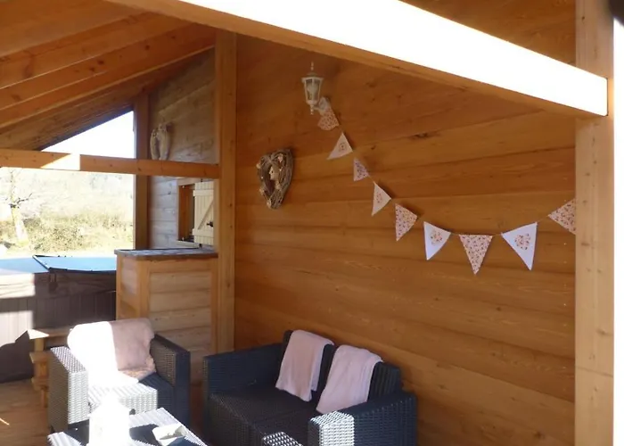 Avec Jacuzzi Et Piscine, Deco Soignee Esprit Cocooning * Ramonchamp