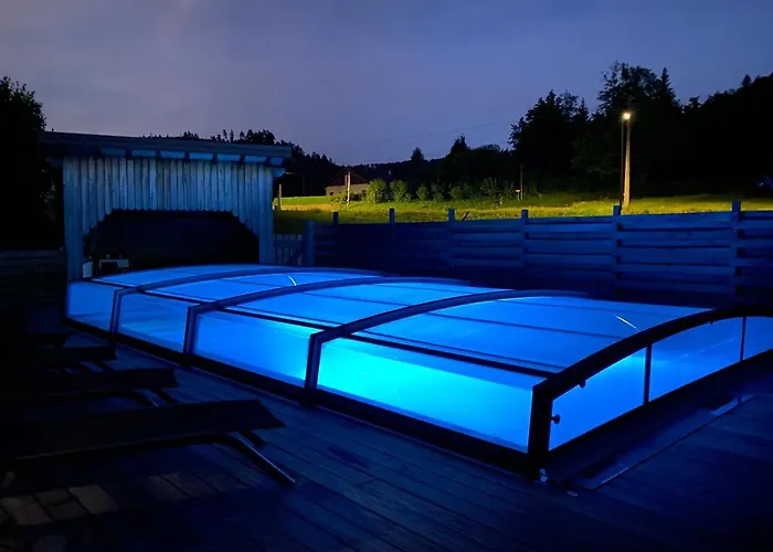 Avec Jacuzzi Et Piscine, Deco Soignee Esprit Cocooning *