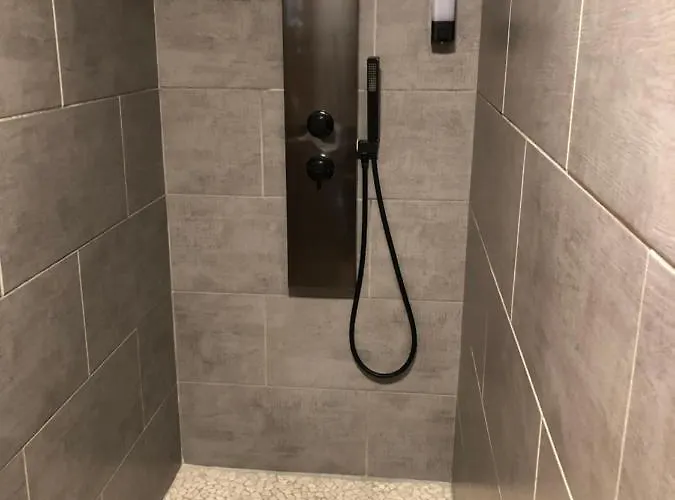 Avec Jacuzzi Et Piscine, Deco Soignee Esprit Cocooning *